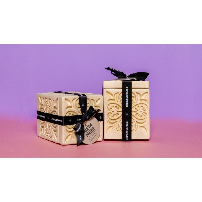 nemnem-candle-small-cube-jar-maltese-heart-tile-greybeigerose