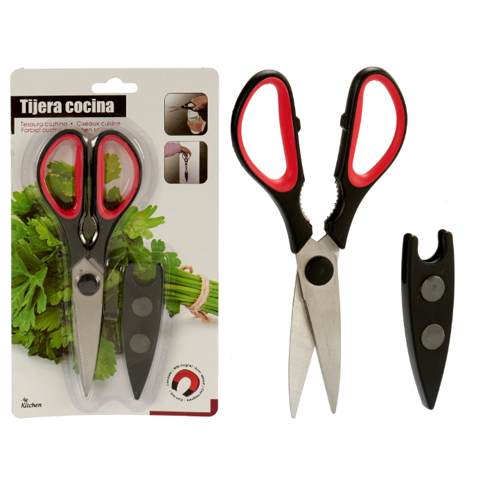 kitchen-scissors-with-magnetic-protector