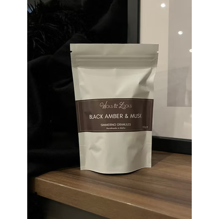 black-amber-musk-simmering-granules